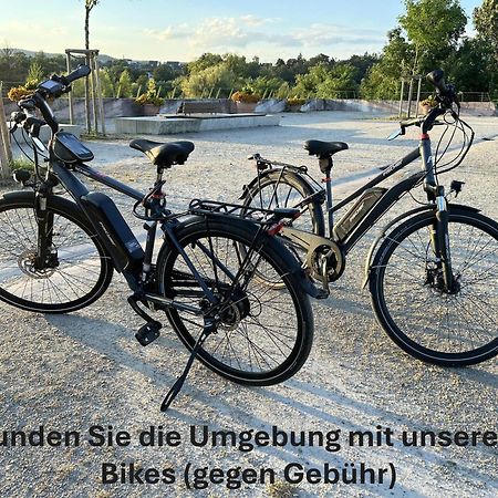 Gemuetliches Helles Apartment Mit Balkon Und Parkplatz Vor Der Tuer Im Zentrum Von Bayreuth Exteriör bild
