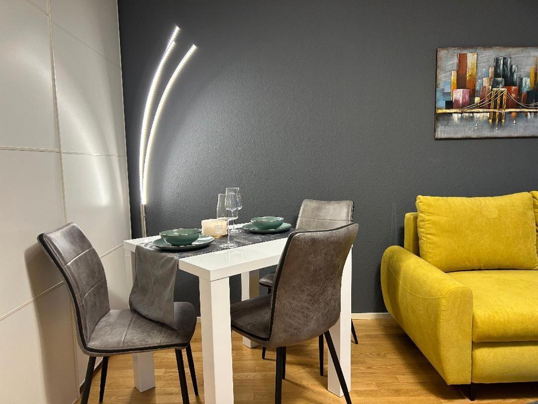 Gemuetliches Helles Apartment Mit Balkon Und Parkplatz Vor Der Tuer Im Zentrum Von Bayreuth Exteriör bild